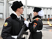 В Томской области в День Героев Отечества полицейские почтили память погибших коллег