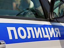 Фура перевернулась на северо-западе Москвы