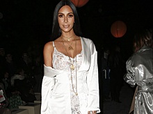 Когти и кольца: Ким Кардашьян поддалась новому агрессивному тренду в маникюре