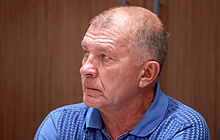 Президент футбольного клуба "Урал" Иванов не считает смену главного тренера ошибкой