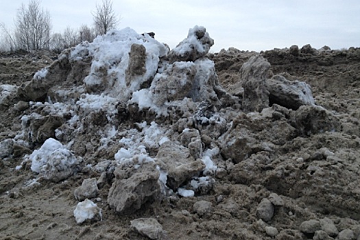 Власти Кургана потратят ₽4 млн на снежную свалку у кладбища в Зайково