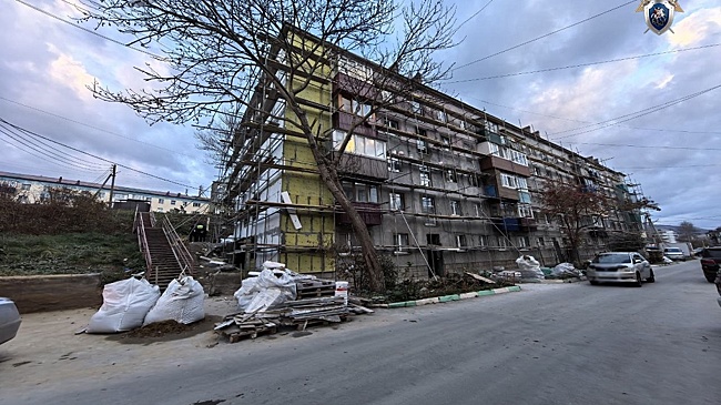 На Сахалине рабочий погиб, сорвавшись со строительных лесов