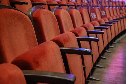 Бальзаминову теперь сорок: переосмысление возраста героя в театре «Современник»