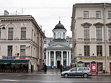 Власти Санкт-Петербурга решили очистить от летних кафе Невский проспект
