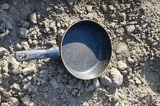 В Бурятии аграрий пожарил яичницу на земле из-за аномальной жары и попал на видео