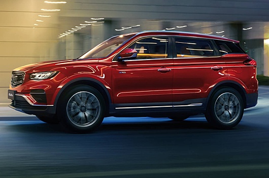 В России снова подорожали две модели Geely