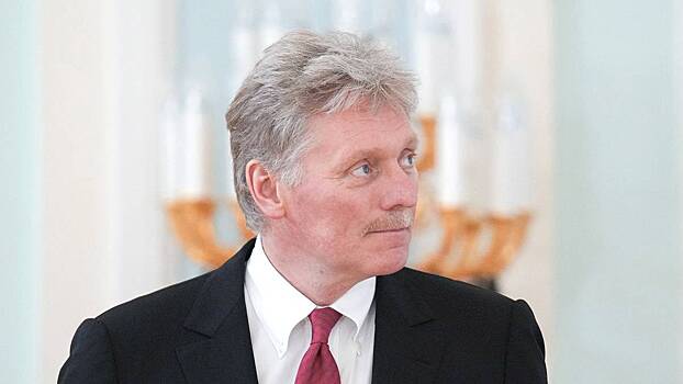 Захарова: Париж не принес извинений за недопуск СМИ РФ на пресс-конференцию Макрона