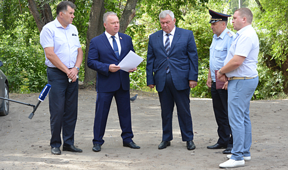 В Воронеже под депутатский контроль взяли ремонт дорожного покрытия и организацию бесплатной парковки