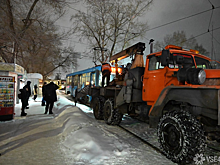 Кемеровский трамвай заблокировал движение других вагонов