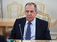 Беседу с главой МИД Канады Сергей Лавров начал с обсуждения галстука