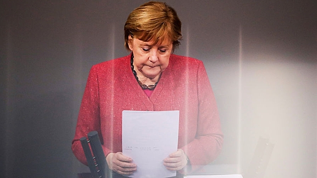 Меркель предложила выработать стратегию в отношении России