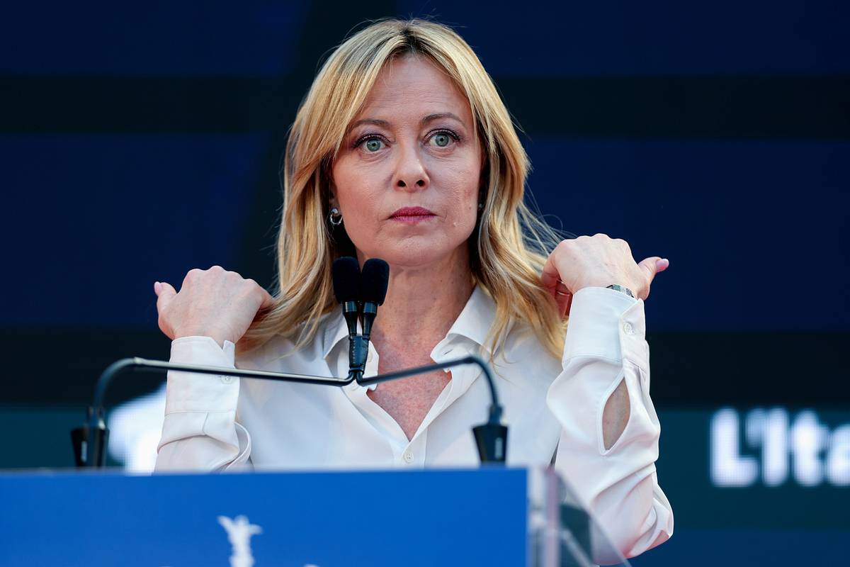 Мелони высказалась против войск Италии на Украине