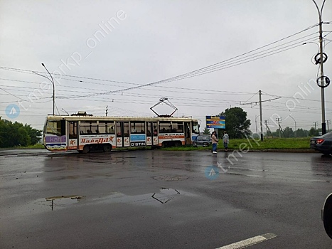 "Машины по обочинам разбросало": жесткое ДТП произошло на трассе в Кузбассе