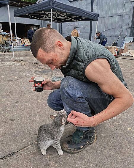 Первым зарубежным фильмом стала картина "Мой легионер". В ленте он сыграл одну из главных ролей вместе с Луи Гаррелем.