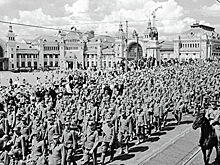 "Вальс побежденных": как 75 лет назад пленных немцев провели по Москве
