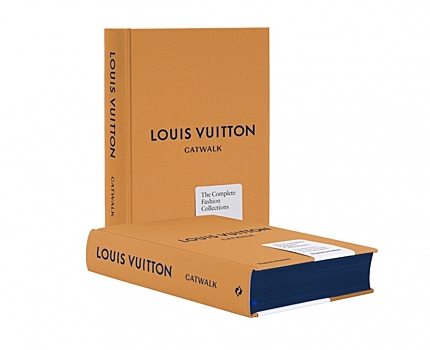 Louis Vuitton выпустил альбом со всеми модными шоу за последние 20 лет