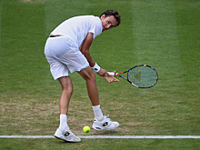 Как накажут Медведева за бросание монет в сторону судейской вышки на Уимблдоне?