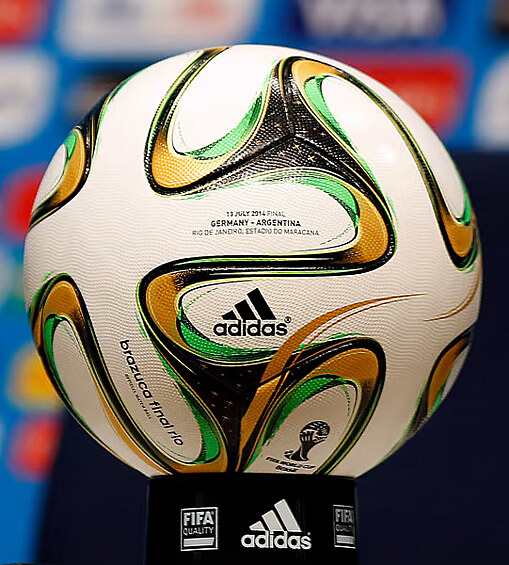 Brazil 2014 — Brazuca. Первый мяч получивший название благодаря болельщикам. Термин Brazuca используется для описания бразильского образа жизни