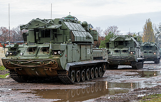 В Белоруссию прибыли очередные батареи зенитных ракетных комплексов "Тор-М2"