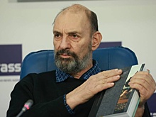 "Новая книга Михаила Тарковского, кажется, вышла из тайги, из одиноких скитаний"
