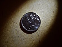 Рубль укрепляется на спаде негативного новостного фона