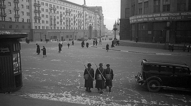 1941 год. Под Москвой стервятник кружит…