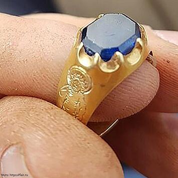 За найденное в лесу кольцо XV века мужчина на аукционе Christie's выручил 2,5 млн рублей