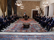 Формированием нового правительства Ливана займется дипломат Мустафа Адиб