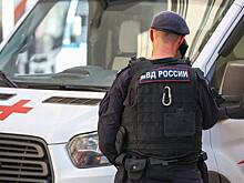 Внук обвинил бабушку с дедом в воспитании отца-подкаблучника и набросился на них с ножом