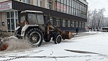 Коммунальщики Вологды борются с последствиями снегопада