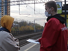 Красногорские волонтеры раздают защитные маски в общественных местах