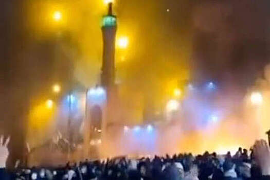 Billd: в Тегеране протестующие подожгли мечеть Аль-Расул на северо-западе города