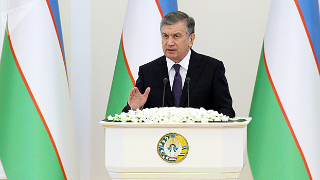 В Узбекистане Мирзиёев учредил медаль для молодых патриотов