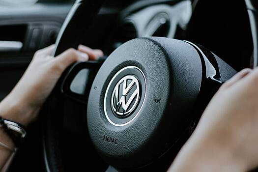 В автомобили Volkswagen вернули физические кнопки