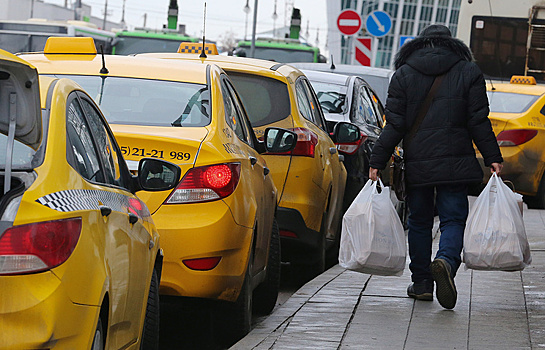 В Москве могут ввести минимальные тарифы на поездки на такси