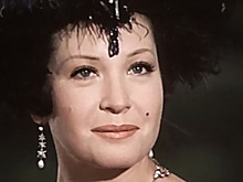 Получившая в театре травму Максакова рассказала, когда вернется на сцену