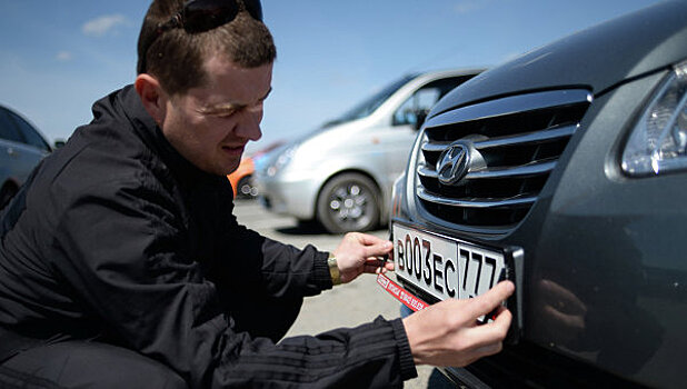 Аксенов напомнил крымчанам о сроках замены украинских автономеров