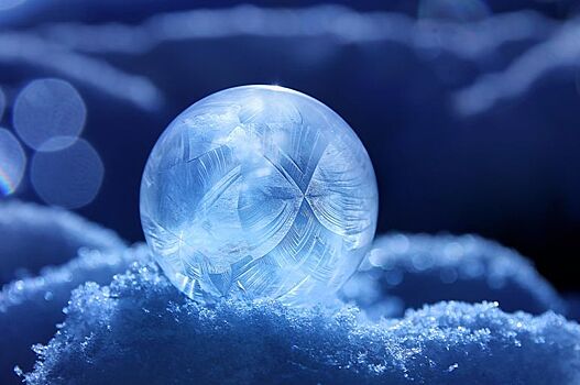 Физики описали, как замерзают мыльные пузыри