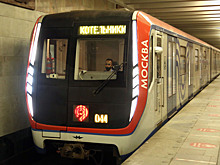 Россиянам объяснили, как себя вести в случае падения на рельсы в метро