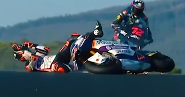 где взять мотоциклы в traffic taun. игра в мотоцикл в торговом центре. мото авария на скорости 300 км в час. мотогонщик дорожный беспредел. гонки на мотоциклах от первого лица.