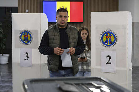 Аналитик Данилин: парламентские выборы в Молдавии были сфальсифицированы