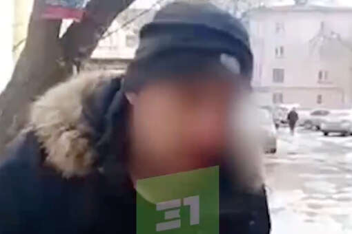 В Челябинске мужчине на голову рухнула глыба льда