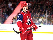 Нападающий «Локомотива» оштрафован за толчок клюшкой игрока «Спартака»