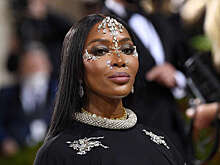 Модель Наоми Кэмпбелл заявила, что слишком стара для посещения Met Gala