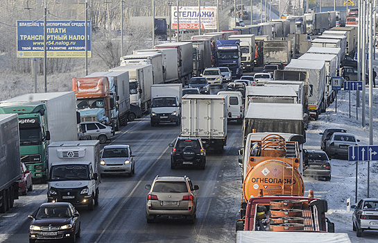 В Госдуме приняли поправки об отмене налога для 12-тонников