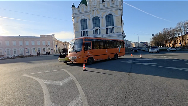 Ребенок пострадал в ДТП с автобусом около нижегородского кремля