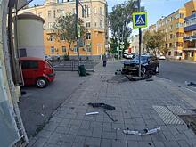 В Самаре из-за ДТП на перекрестке опять пострадала женщина на тротуаре