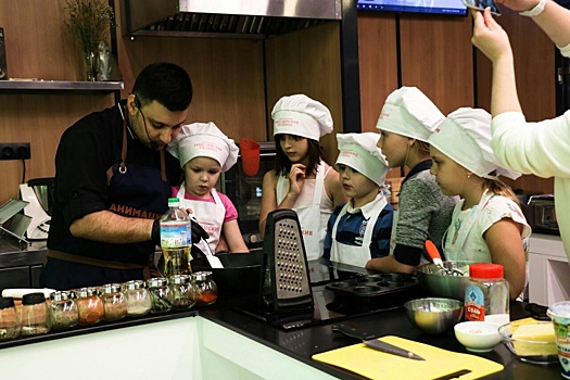 На Семеновской площади стартовал новый цикл кулинарных мастер-классов