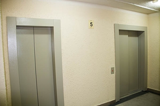 Брошенные на улице лифты установят в нижегородских домах до конца февраля