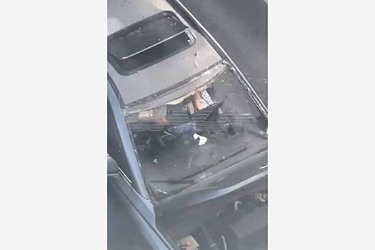 Истекающую кровью женщину на коленях сняли на видео в Новороссийске после атаки дронов ВСУ